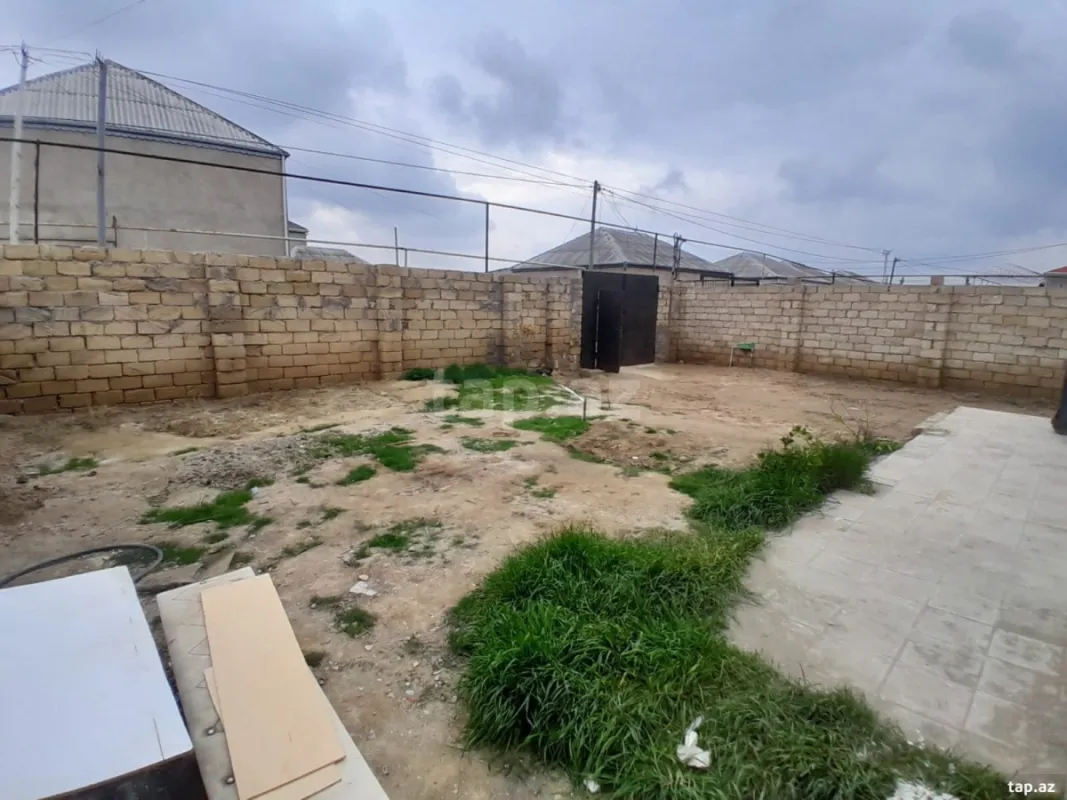 Satılır 5 otaqlı həyət evi