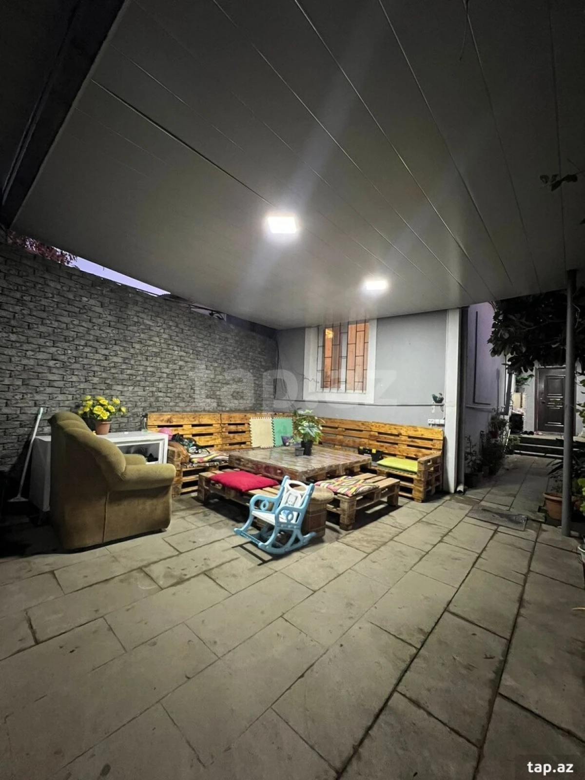 Satılır 4 otaqlı həyət evi