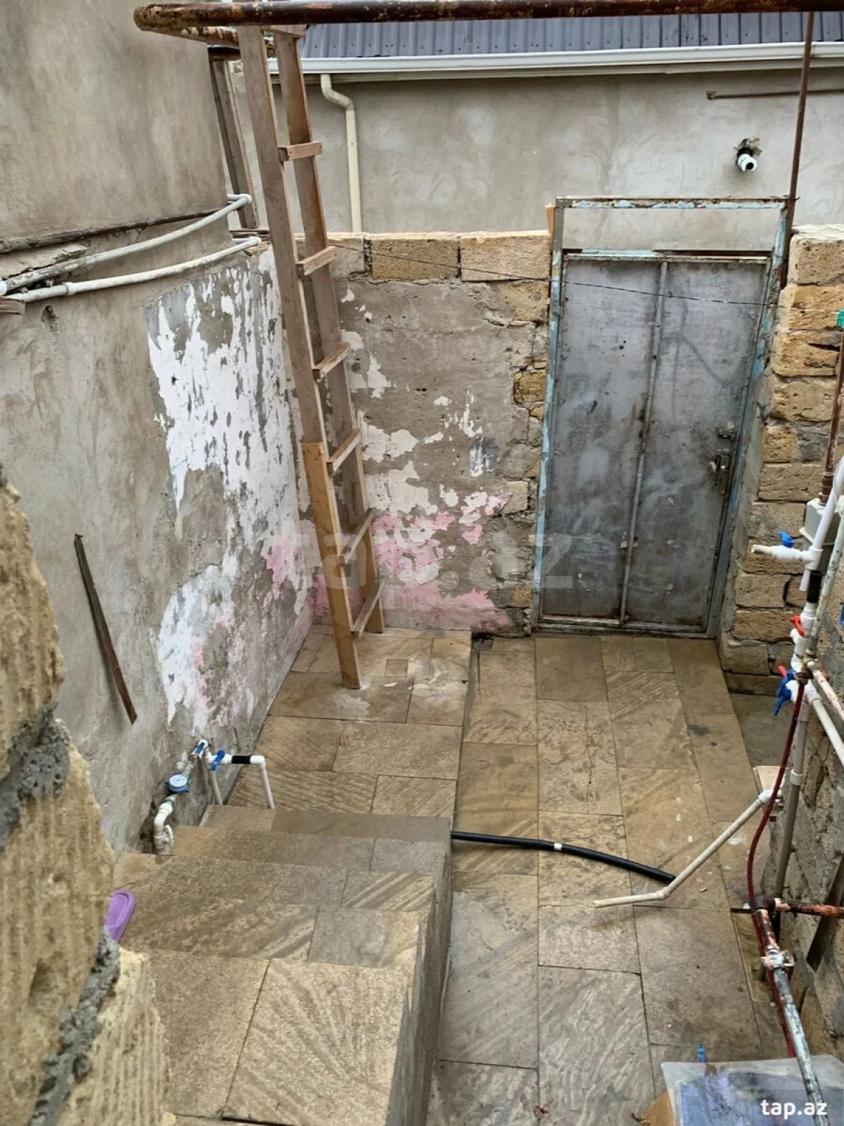 Satılır 4 otaqlı həyət evi