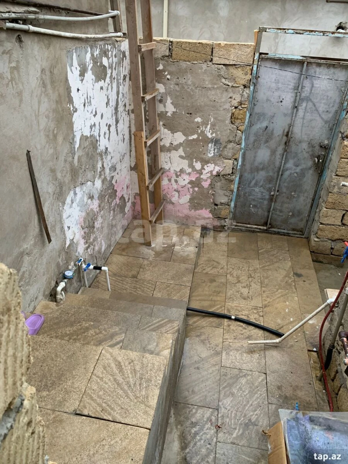 Satılır 4 otaqlı həyət evi