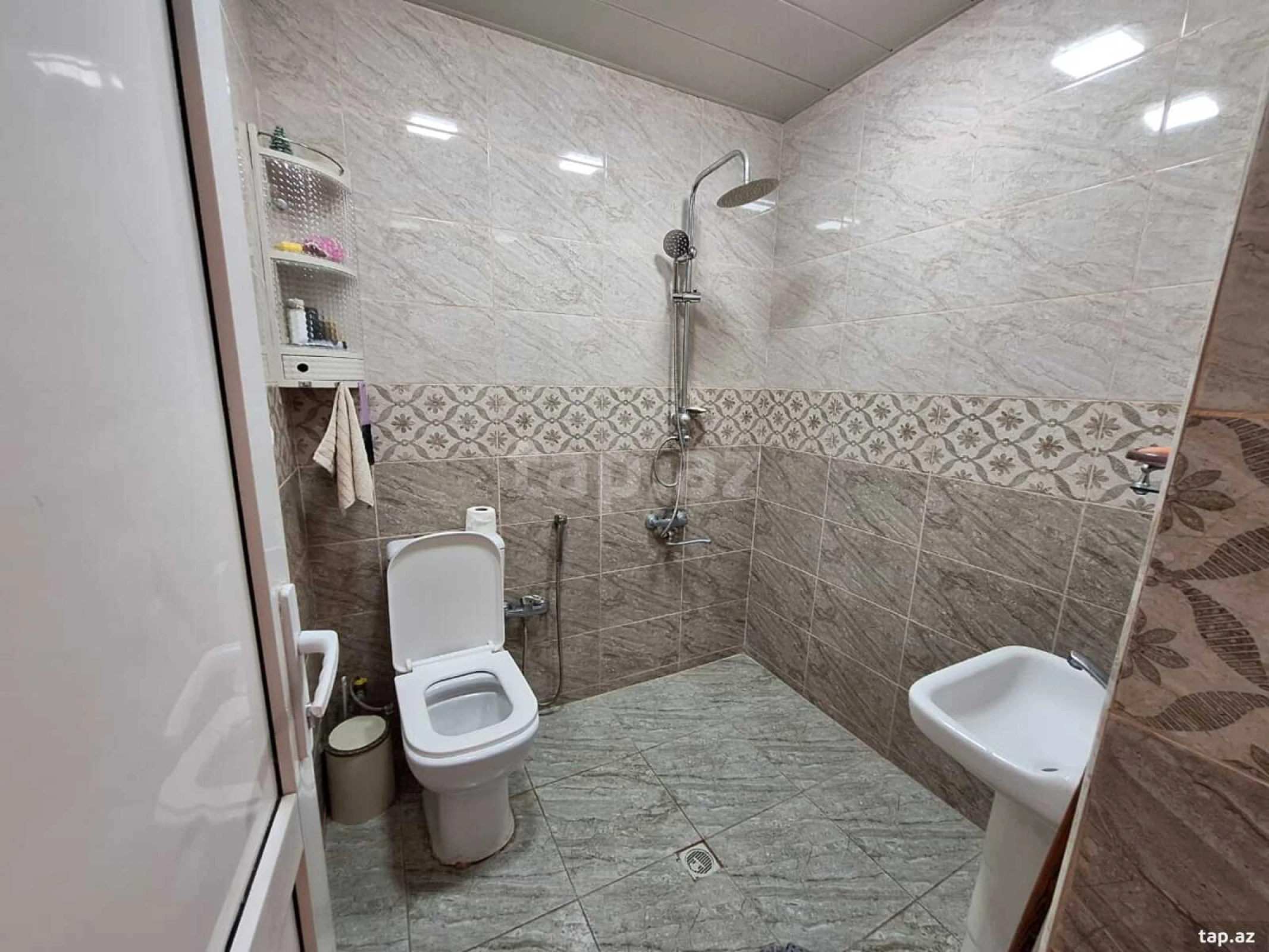 Kirayə verilir 3 otaqlı həyət evi