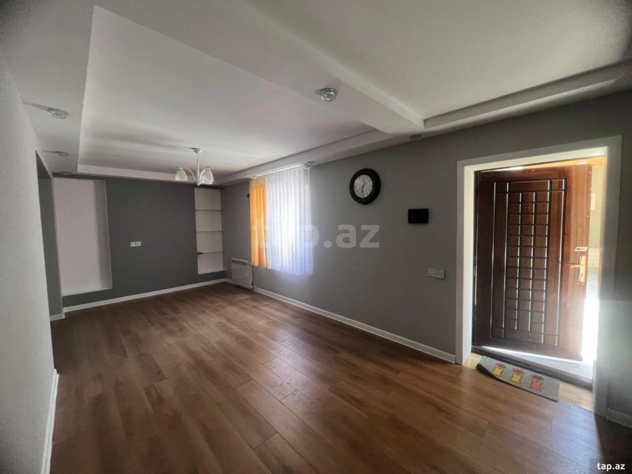 Satılır 6 otaqlı həyət evi