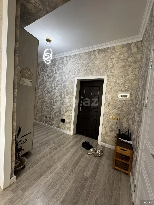 Satılır 2 otaqlı yeni tikili 75 m²