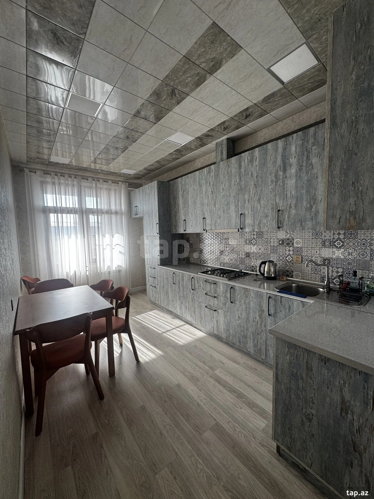 Satılır 2 otaqlı yeni tikili 75 m²