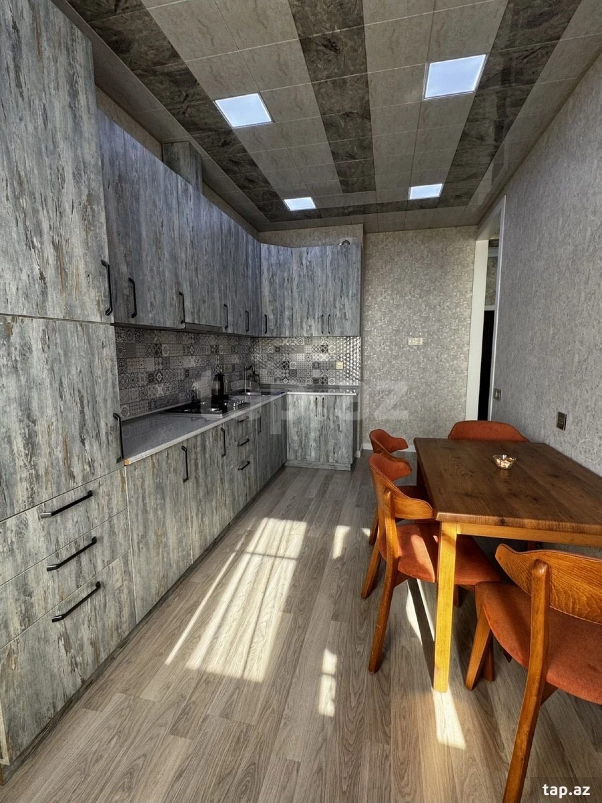 Satılır 2 otaqlı yeni tikili 75 m²