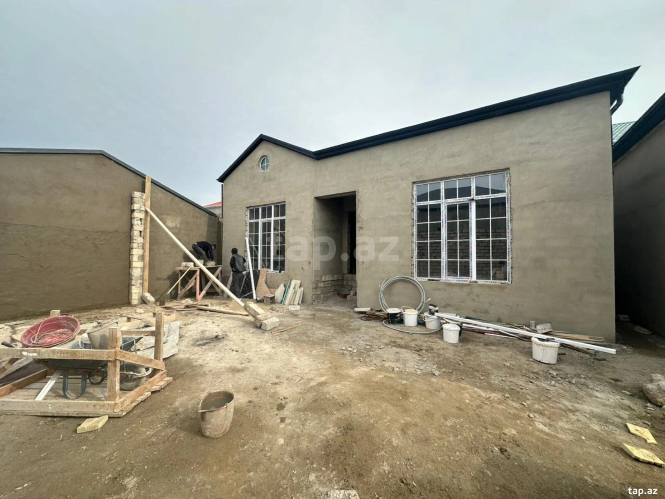 Satılır 3 otaqlı həyət evi