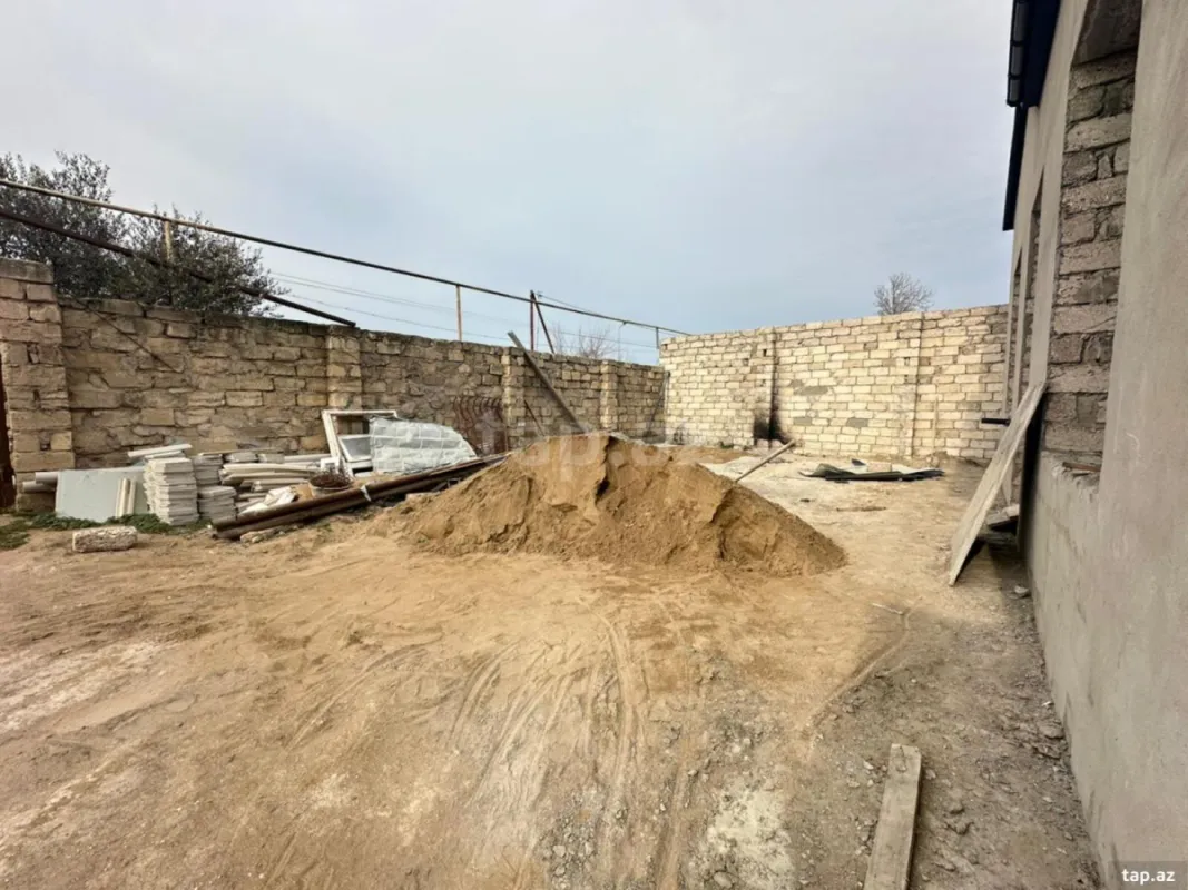 Satılır 3 otaqlı həyət evi