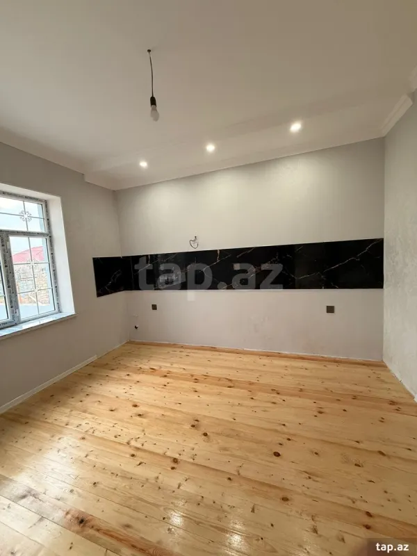 Satılır 4 otaqlı həyət evi