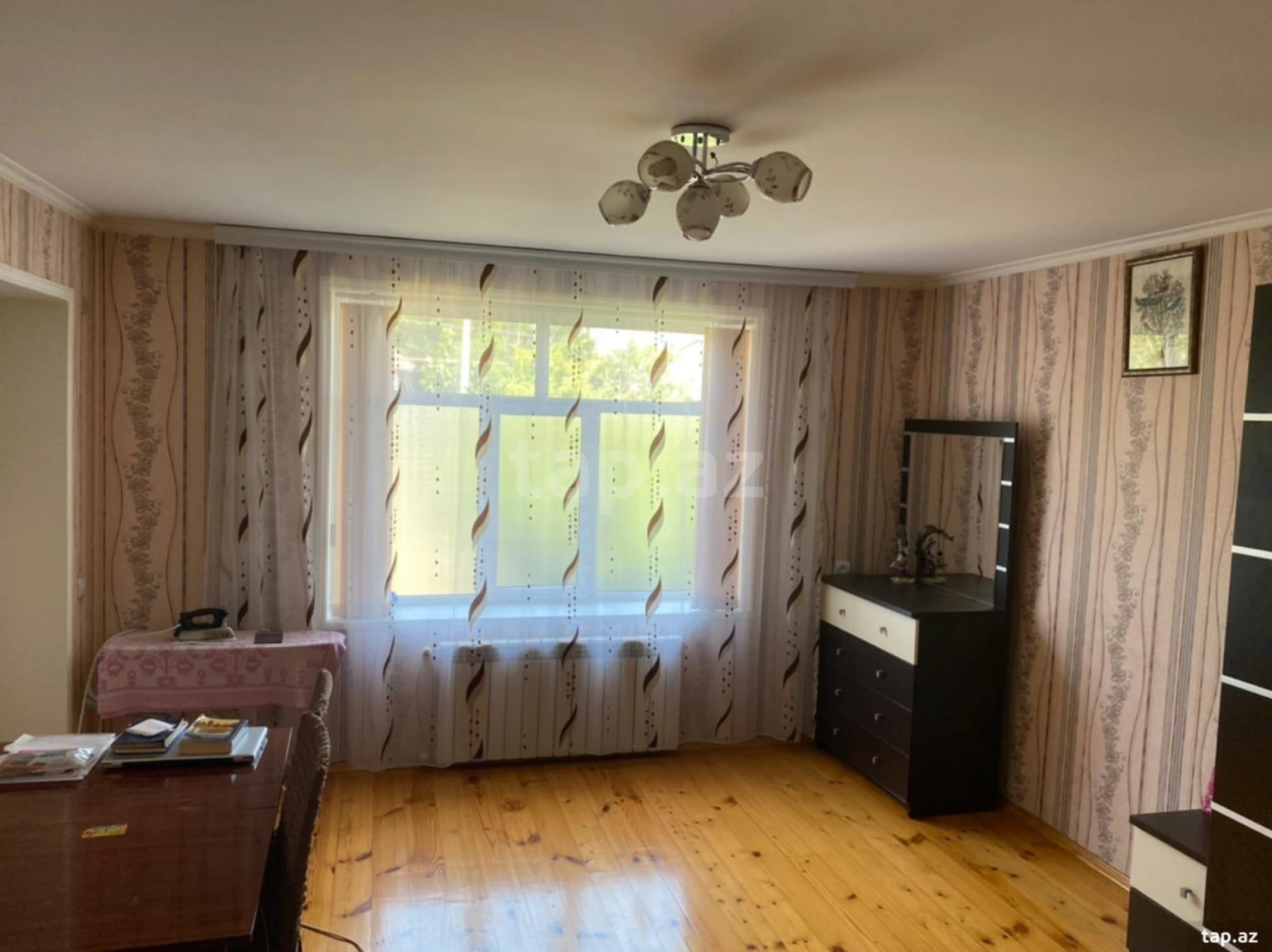 Satılır 9 otaqlı həyət evi