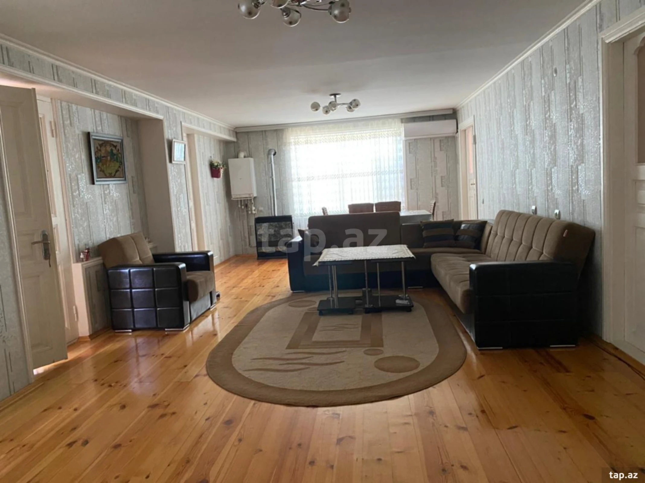 Satılır 9 otaqlı həyət evi