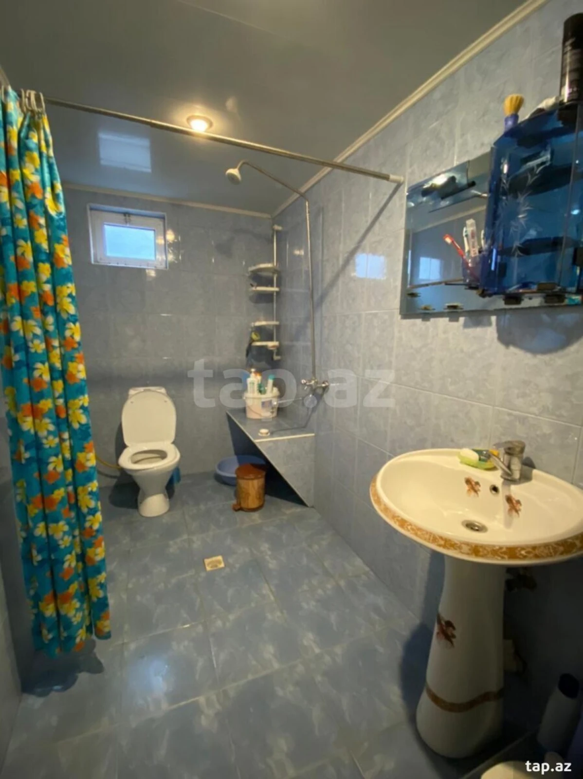 Satılır 9 otaqlı həyət evi