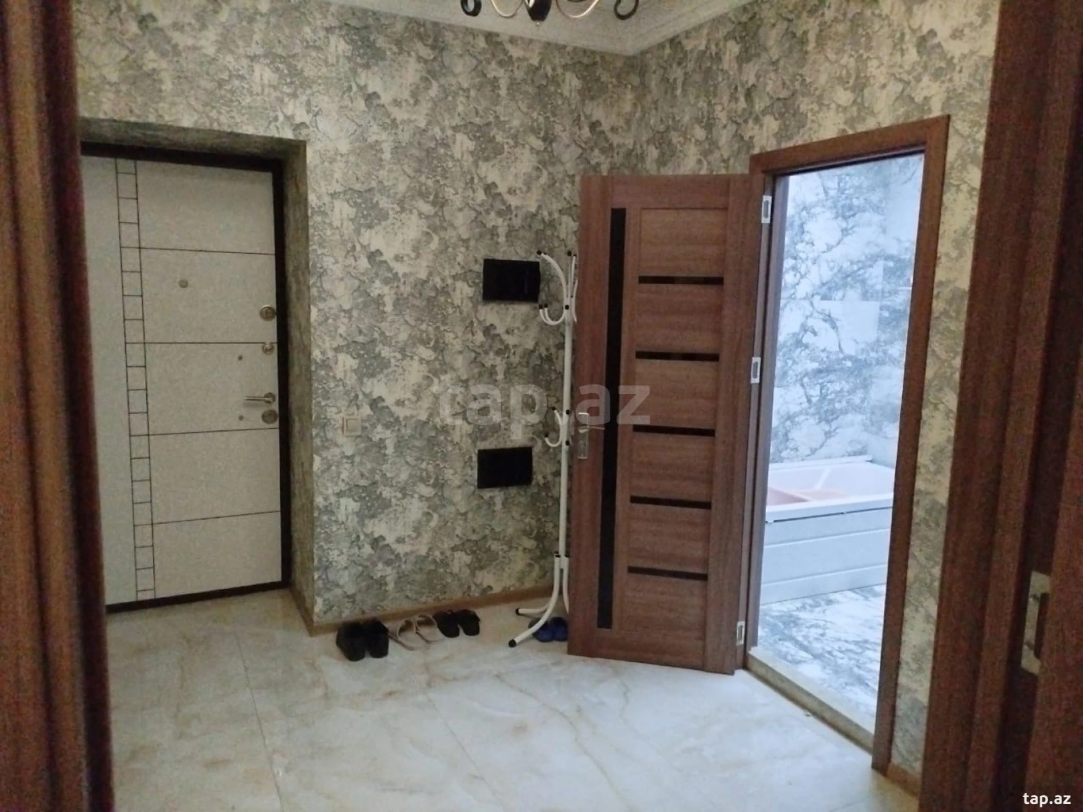 Kirayə verilir 2 otaqlı yeni tikili 70 m²