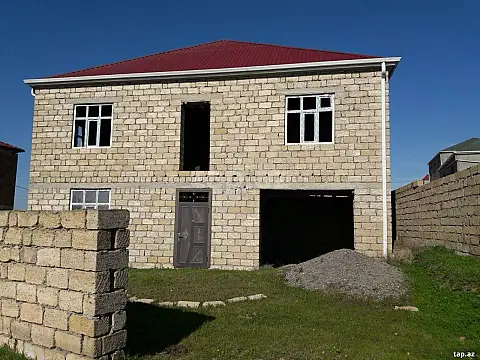 Satılır 13 otaqlı həyət evi