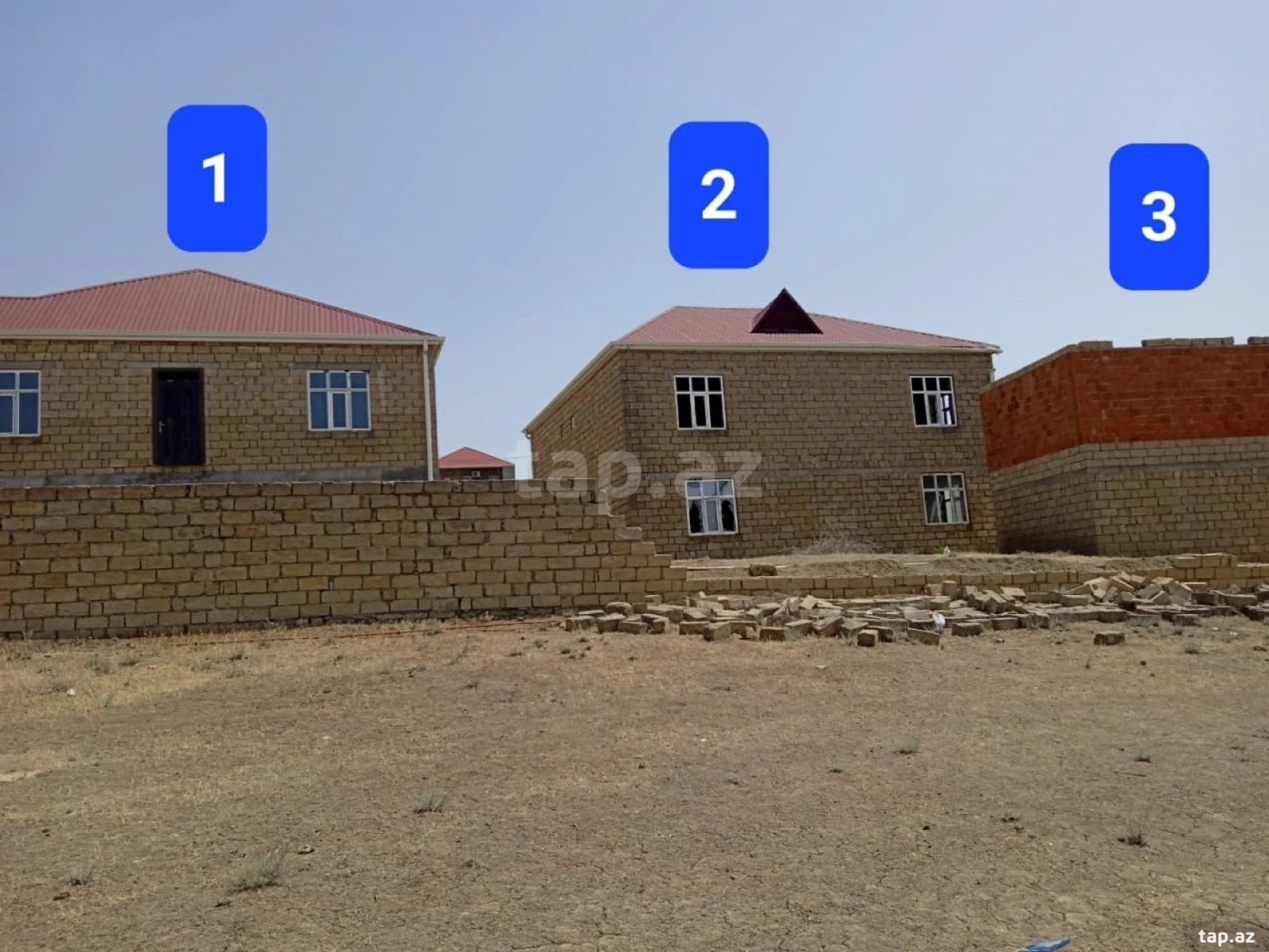 Satılır 13 otaqlı həyət evi