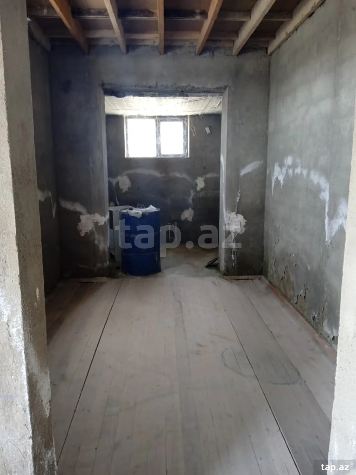 Satılır 13 otaqlı həyət evi