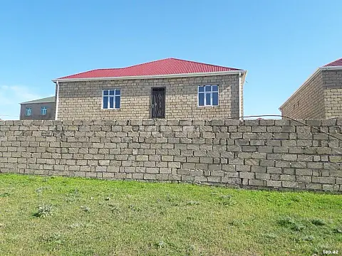 Satılır 13 otaqlı həyət evi