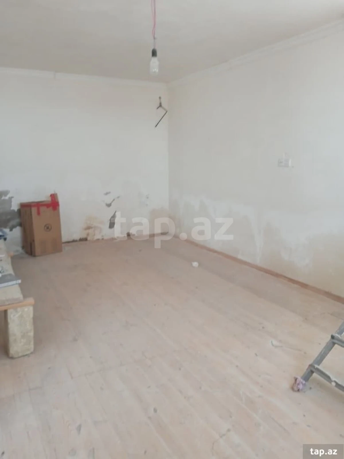 Satılır 13 otaqlı həyət evi