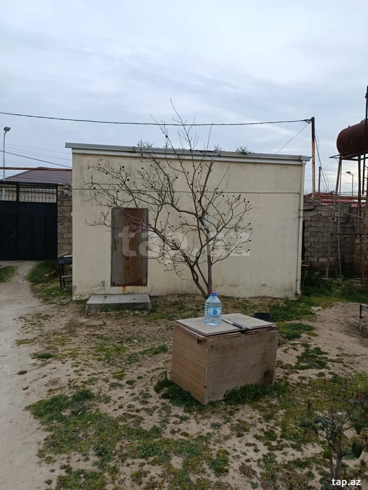 Satılır 3 otaqlı həyət evi