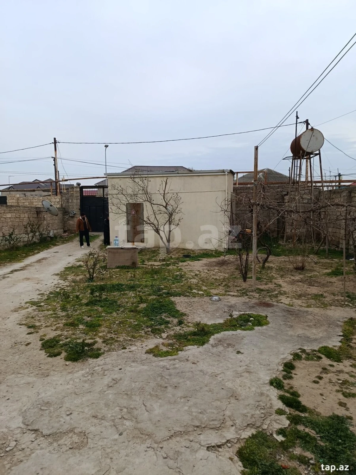 Satılır 3 otaqlı həyət evi