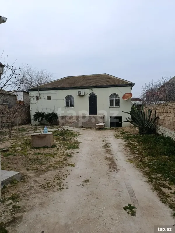 Satılır 3 otaqlı həyət evi