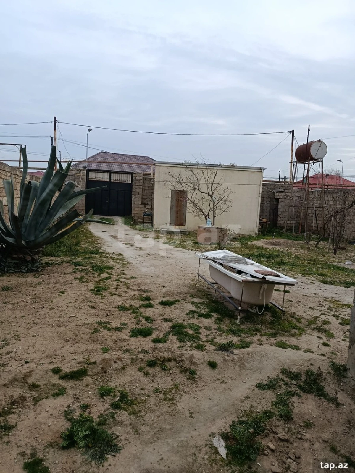 Satılır 3 otaqlı həyət evi