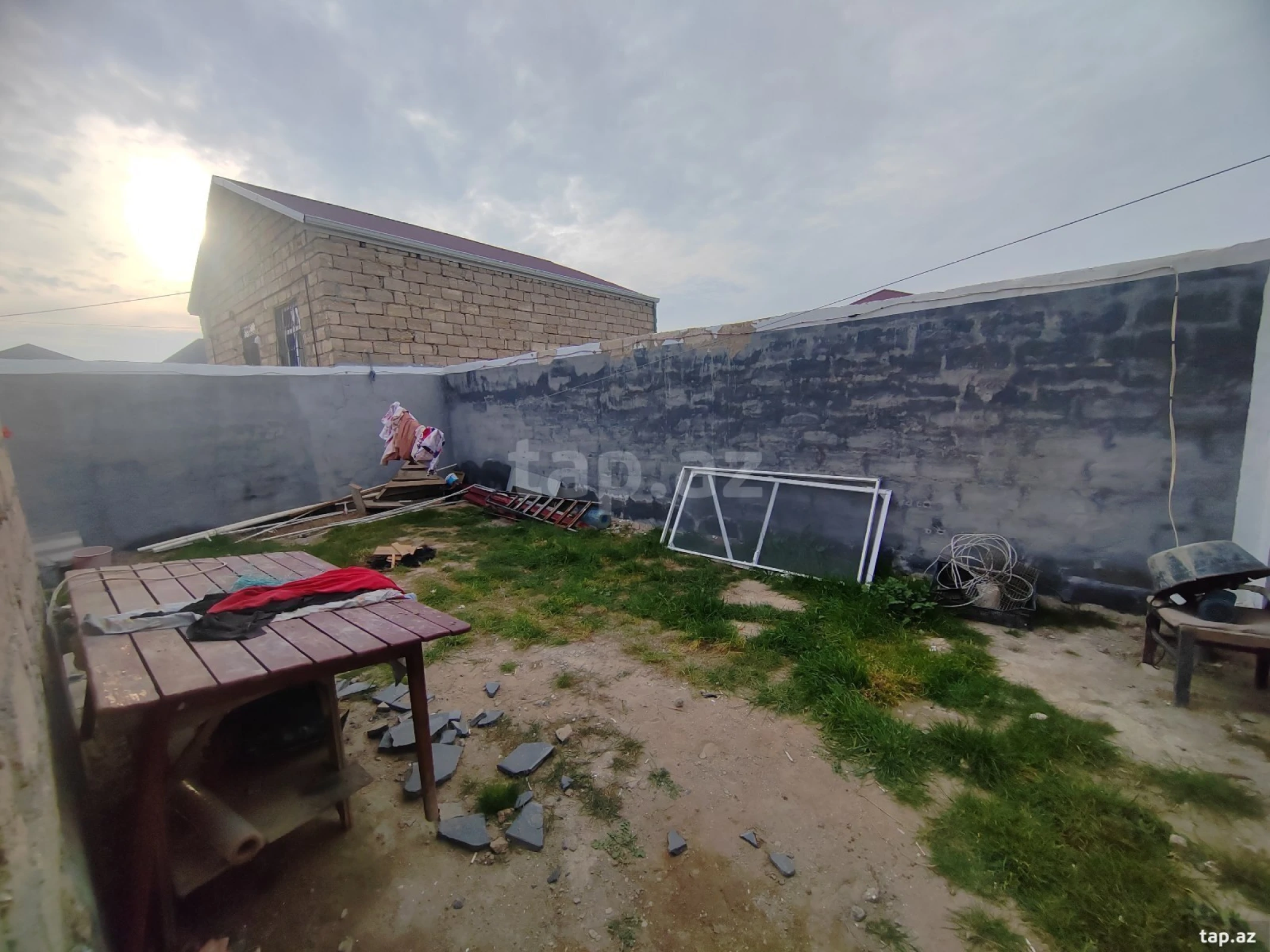 Satılır 2 otaqlı həyət evi