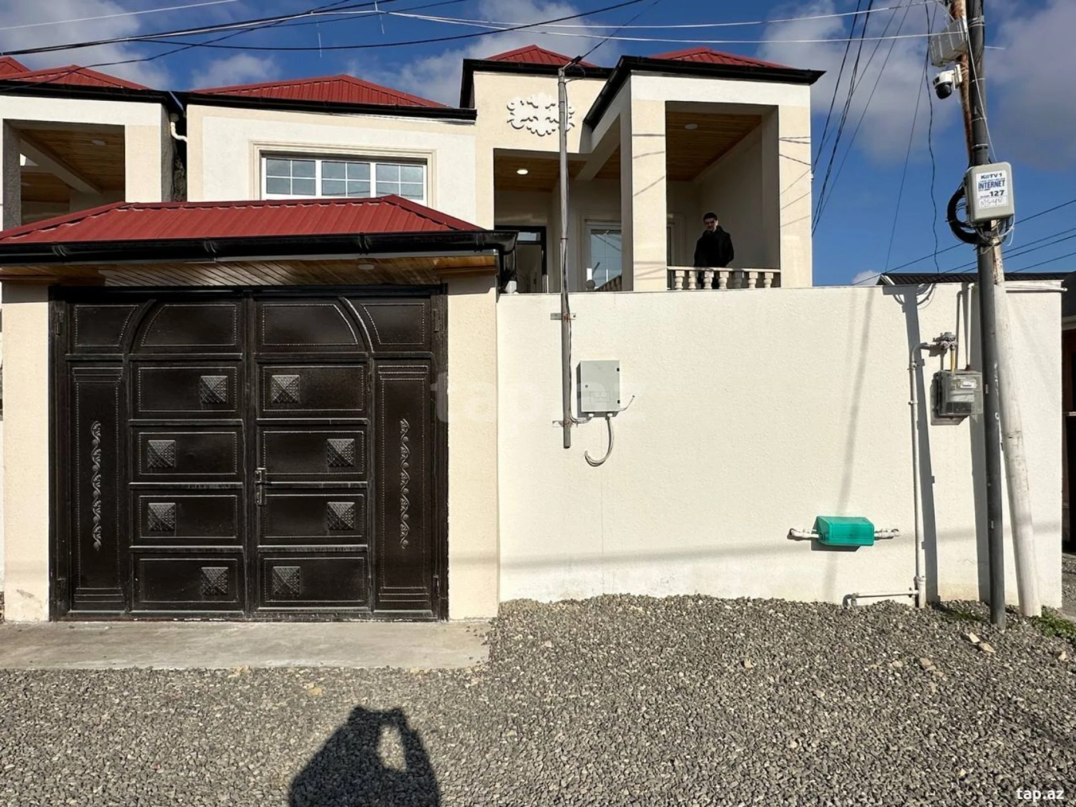 Satılır 4 otaqlı həyət evi