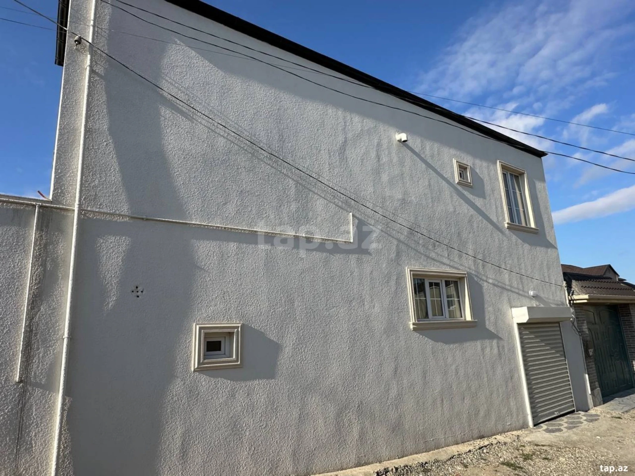 Satılır 4 otaqlı həyət evi