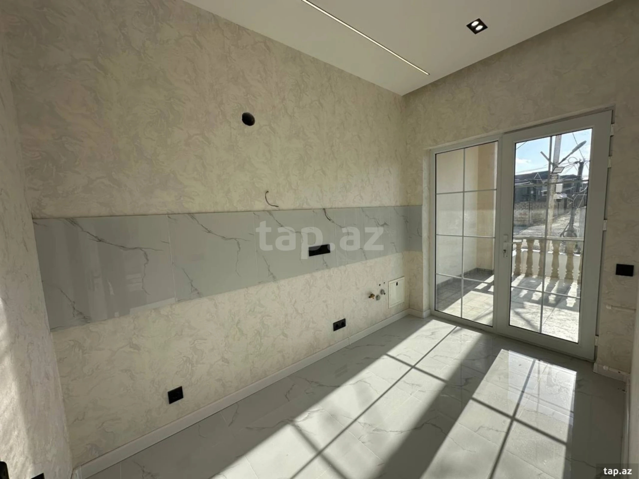 Satılır 4 otaqlı həyət evi