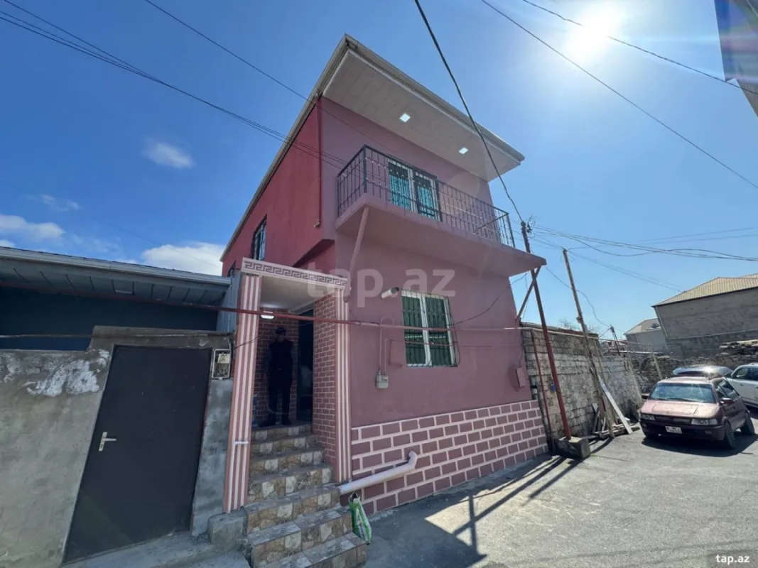 Satılır 4 otaqlı həyət evi