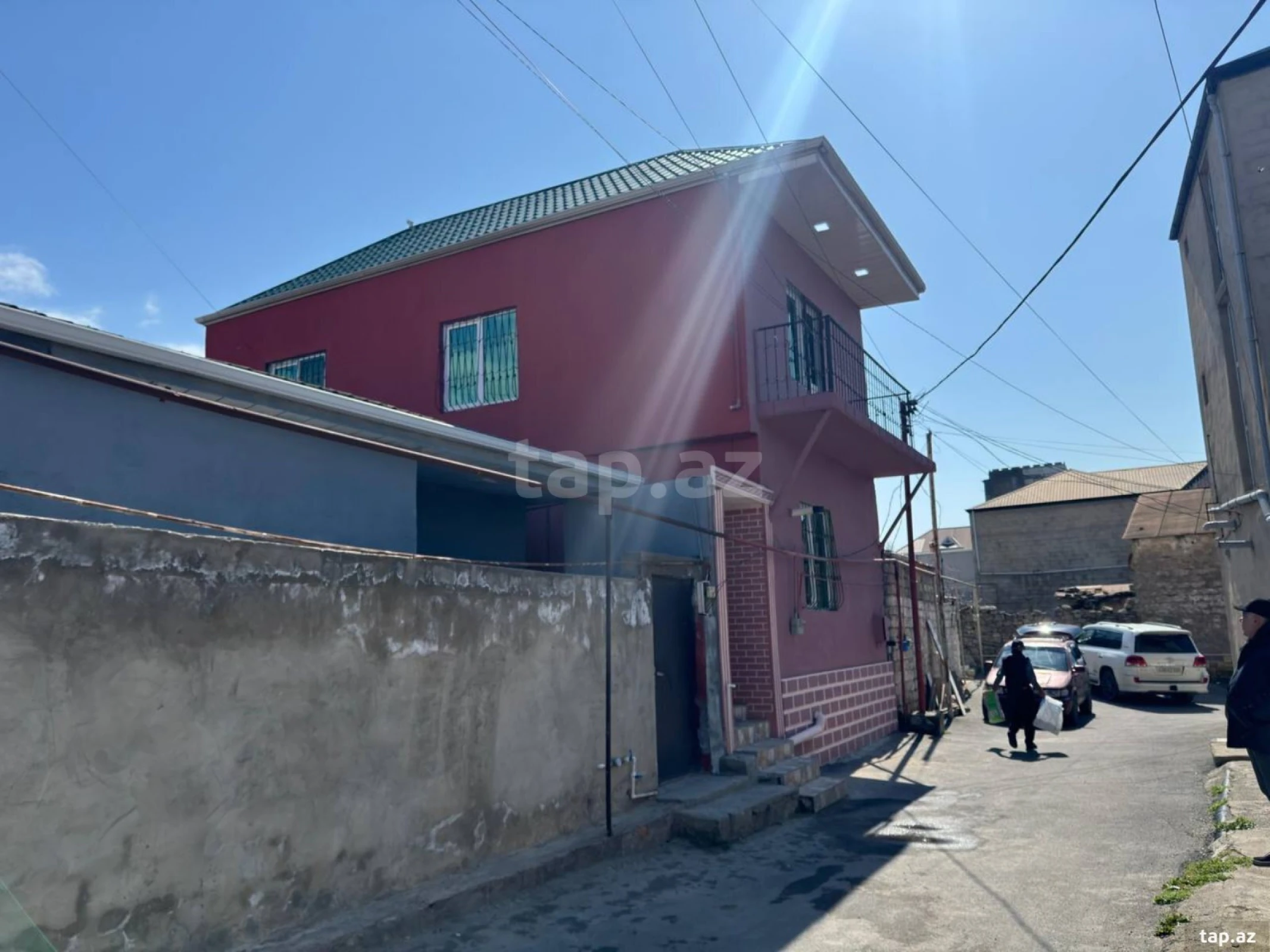 Satılır 4 otaqlı həyət evi