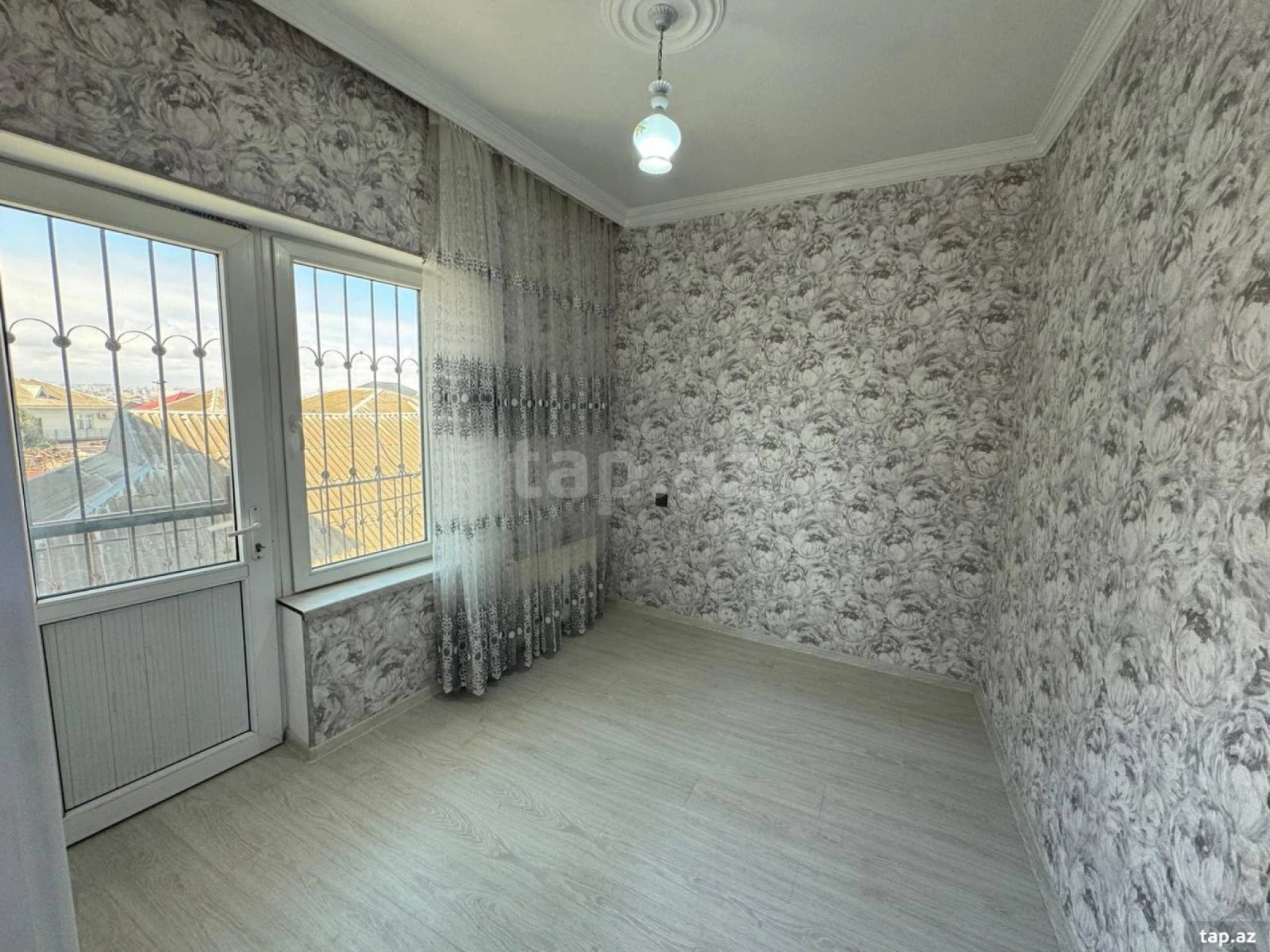 Satılır 4 otaqlı həyət evi