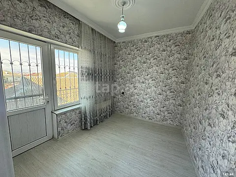 Satılır 4 otaqlı həyət evi