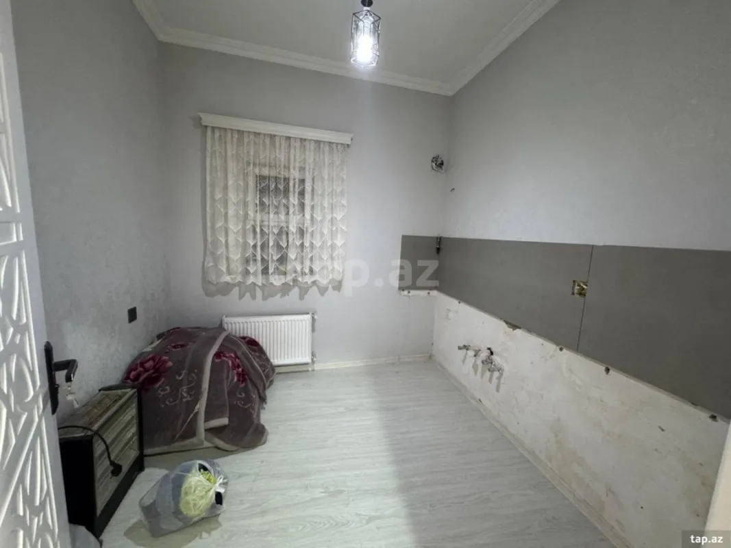 Satılır 4 otaqlı həyət evi