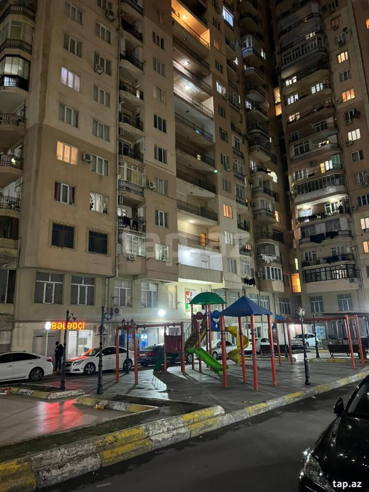 Satılır 3 otaqlı yeni tikili 111.7 m²