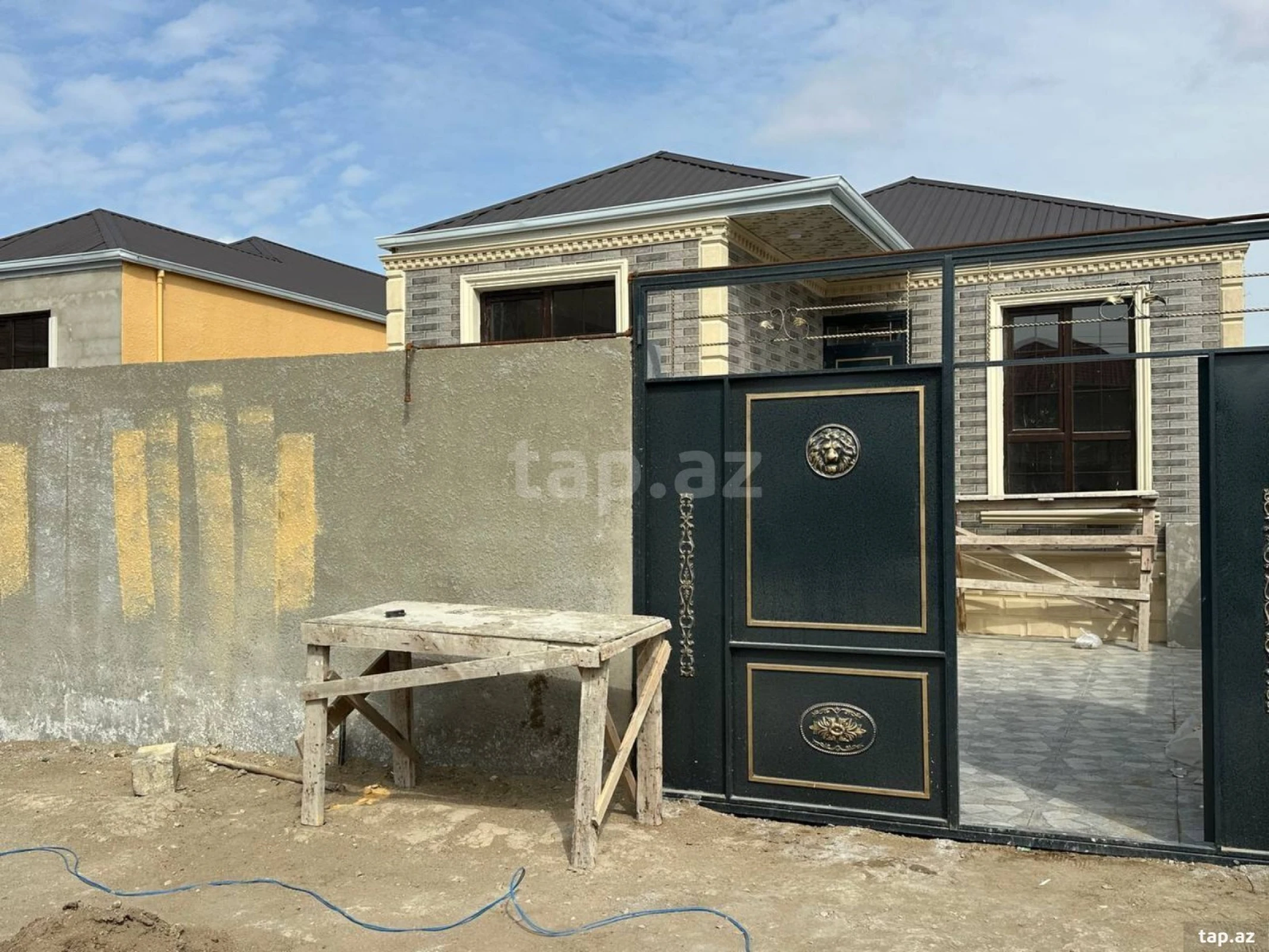 Satılır 3 otaqlı həyət evi