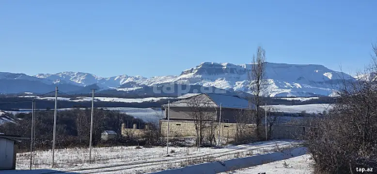 Kirayə verilir 3 otaqlı həyət evi