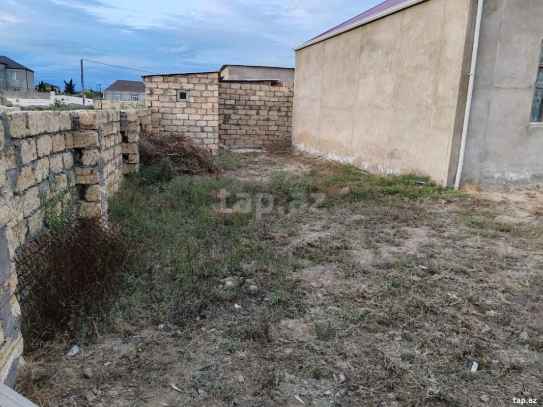 Satılır 4 otaqlı həyət evi 100 m²