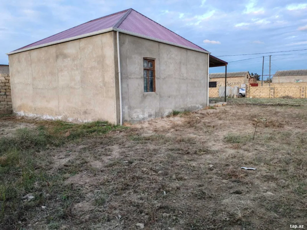 Satılır 4 otaqlı həyət evi 100 m²