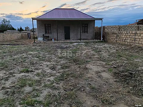Satılır 4 otaqlı həyət evi 100 m²