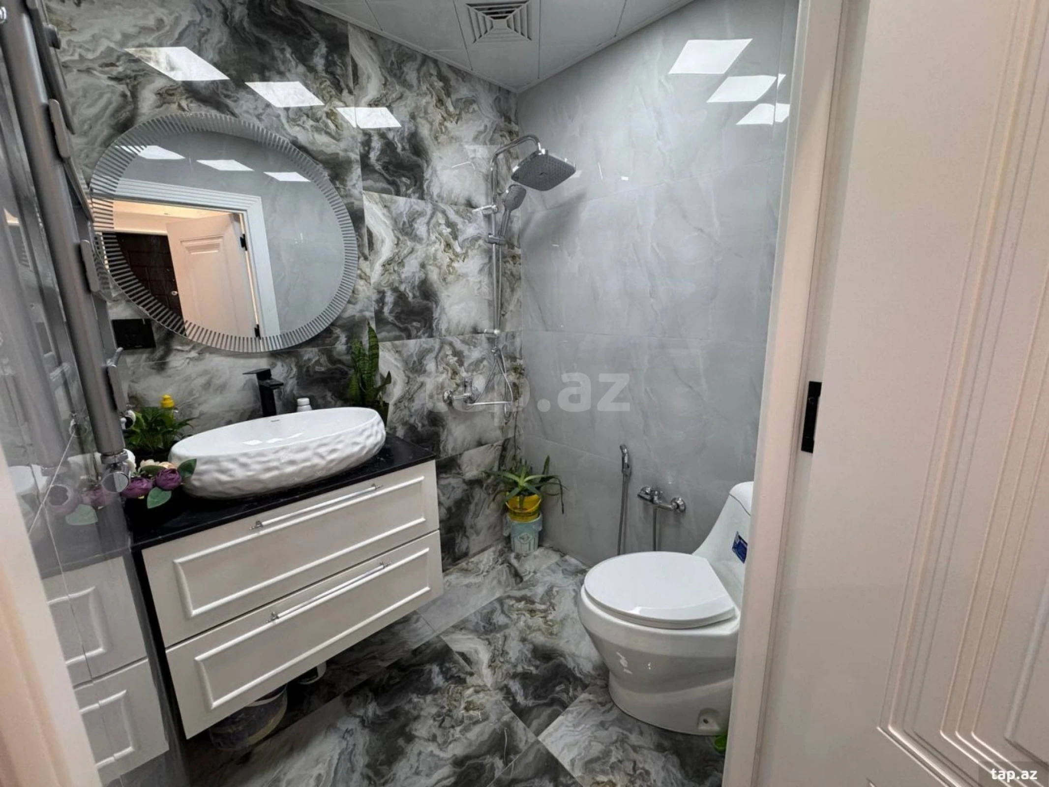 Satılır 3 otaqlı yeni tikili 50 m²