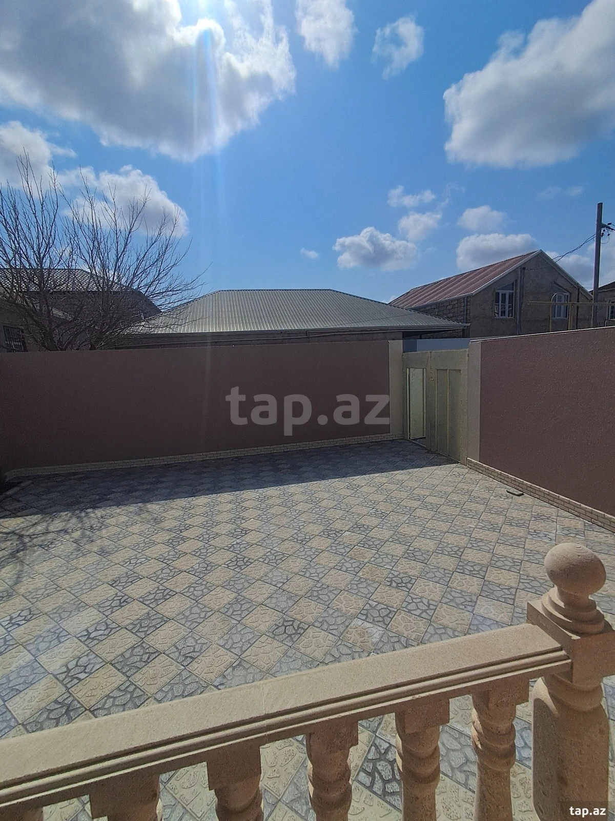 Satılır 4 otaqlı həyət evi