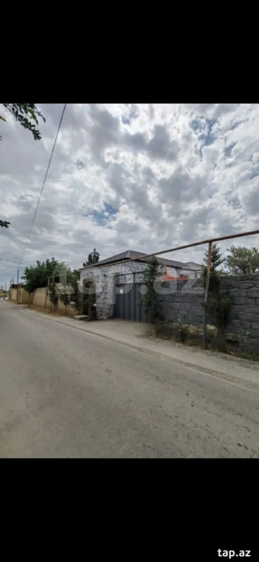 Satılır 4 otaqlı həyət evi