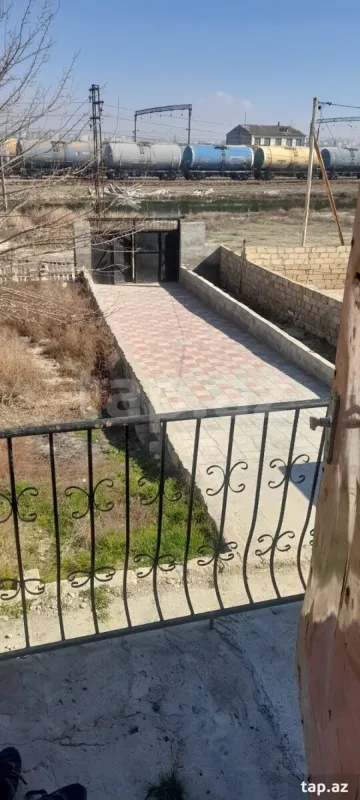 Kirayə verilir 3 otaqlı həyət evi