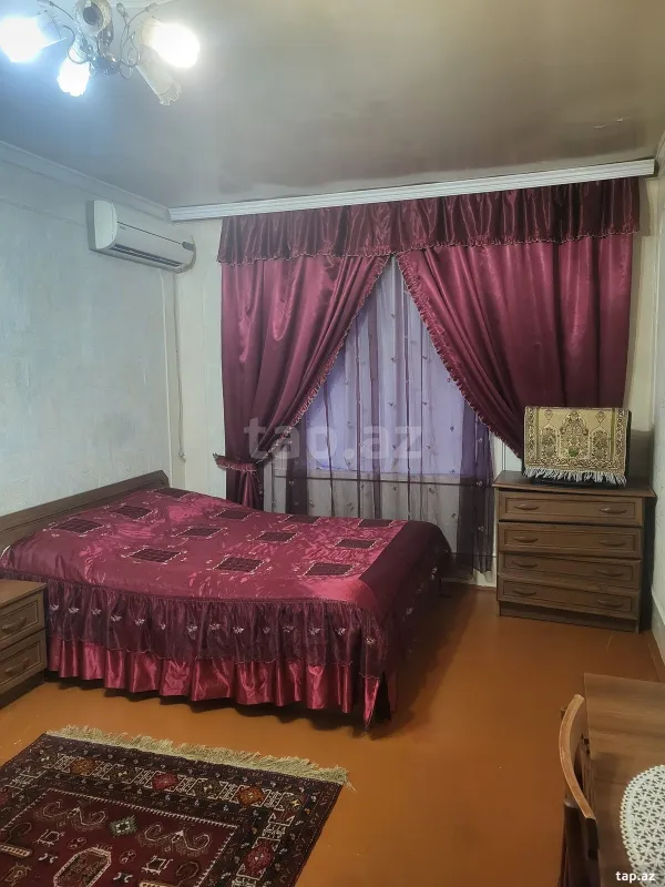 Satılır 7 otaqlı həyət evi