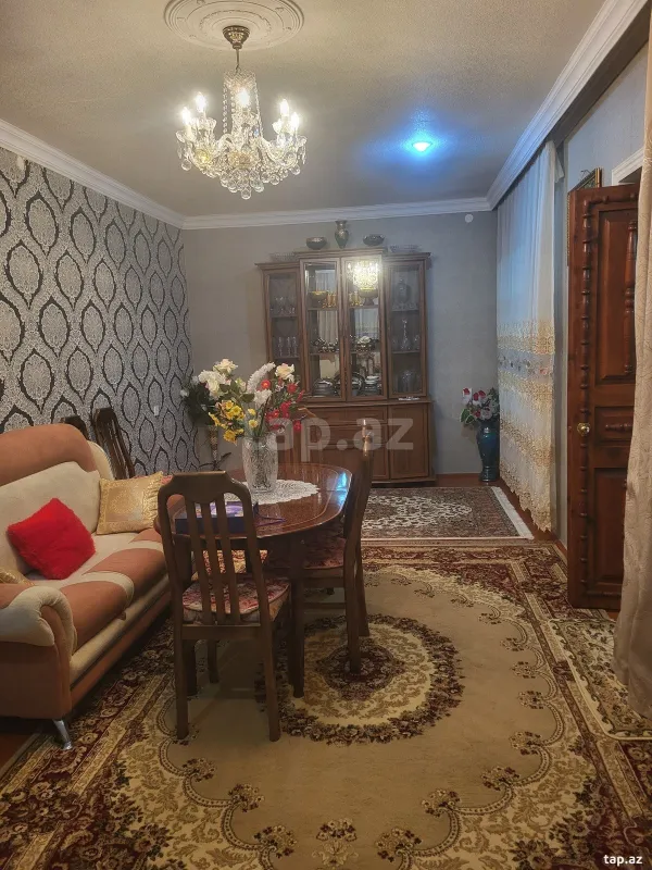 Satılır 7 otaqlı həyət evi