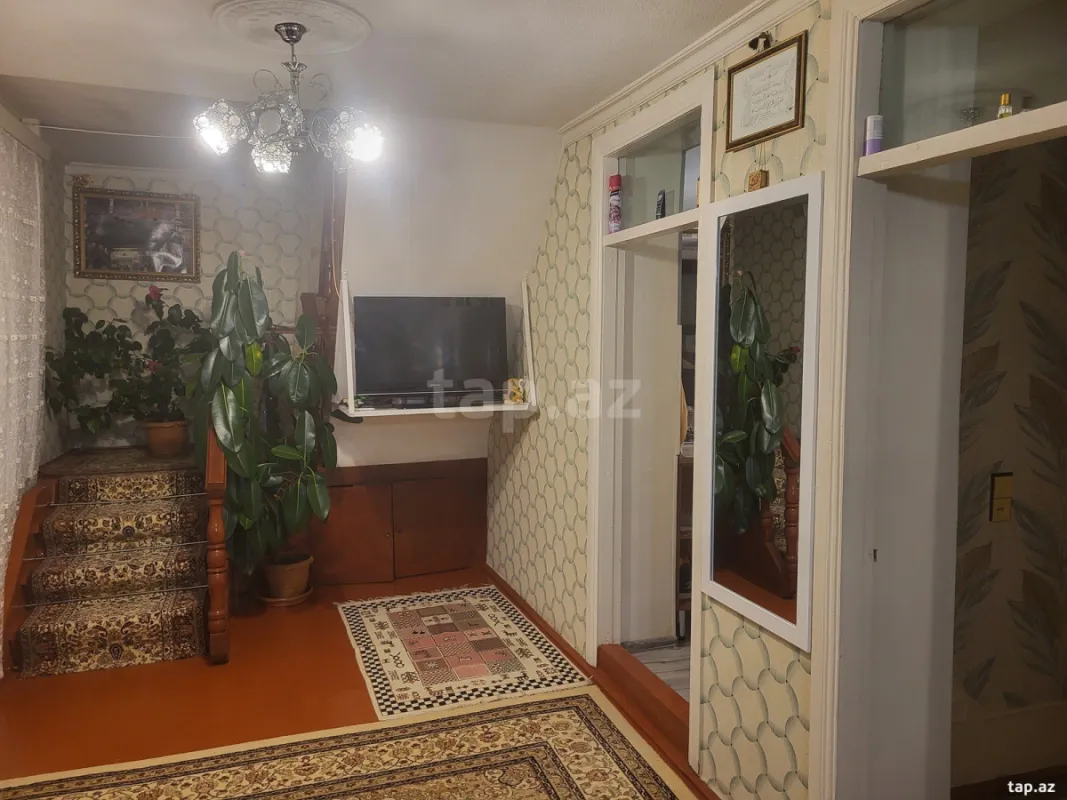 Satılır 7 otaqlı həyət evi