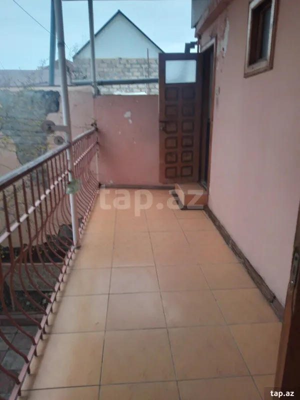 Kirayə verilir 4 otaqlı həyət evi