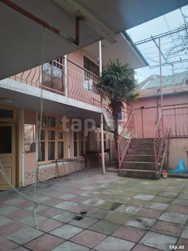 Kirayə verilir 4 otaqlı həyət evi