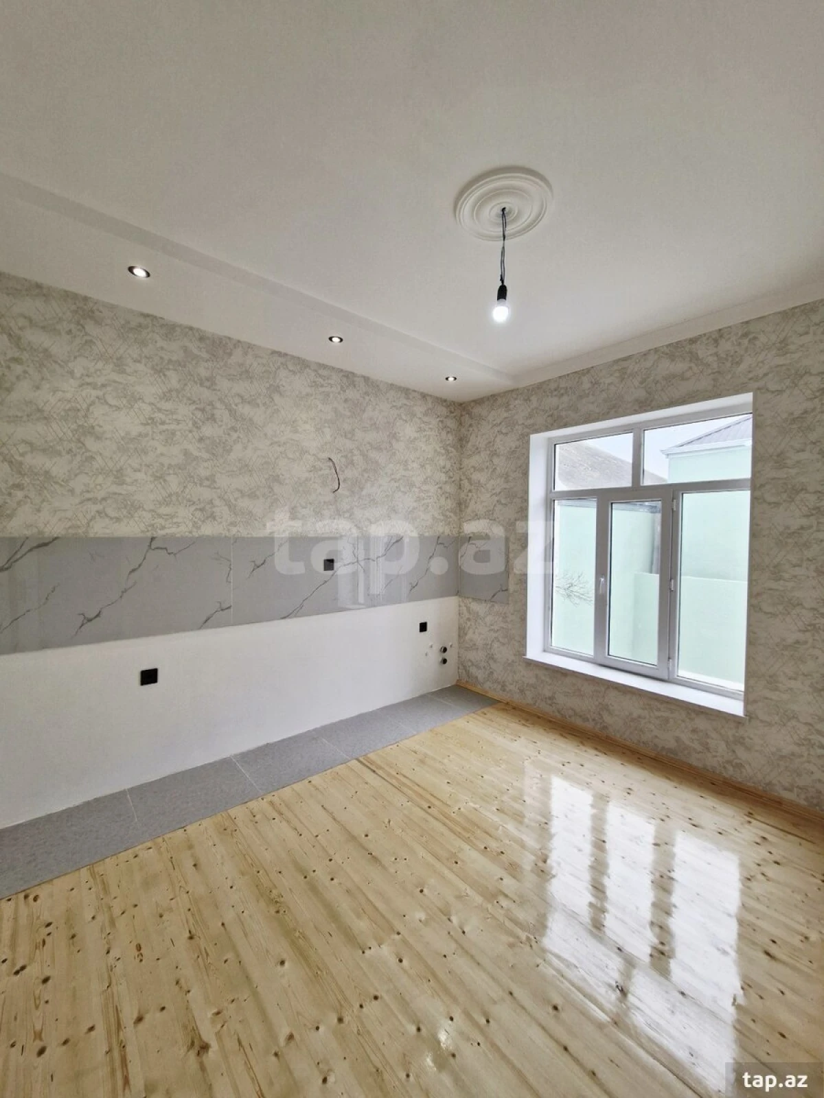 Satılır 4 otaqlı yeni tikili 110 m²